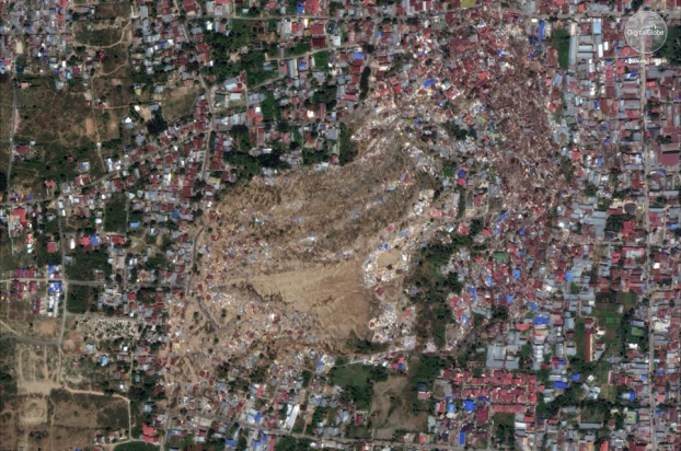 Hậu động đất - sóng thần, núi lửa ở Indonesia lại phun cao 4km 3