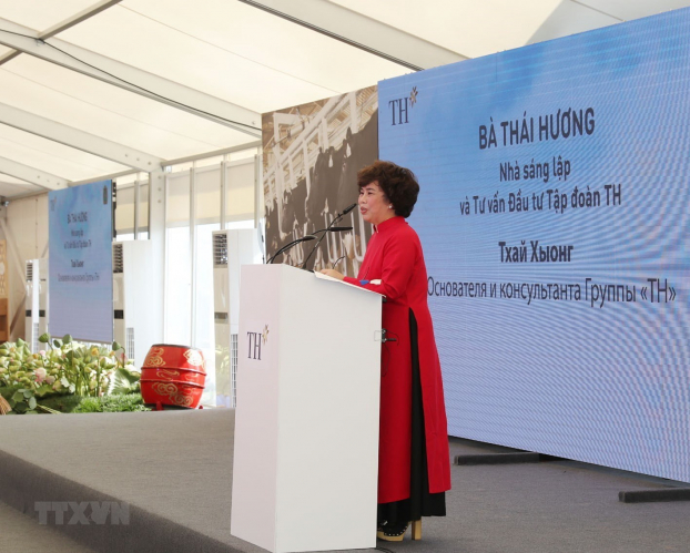   Bà Thái Hương- Nhà sáng lập và tư vấn đầu tư tập đoàn TH phát biểu tại lễ khởi công nhà máy chế biến sữa TH tại Kaluga (CHLB Nga)  