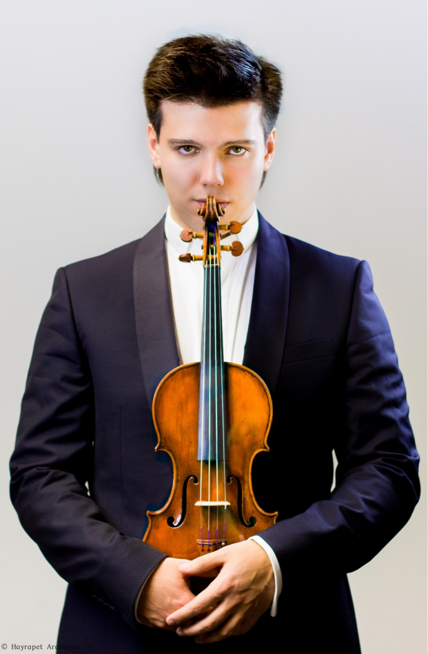   nghệ sĩ violin tài năng người Nga Sergei Dogadin  
