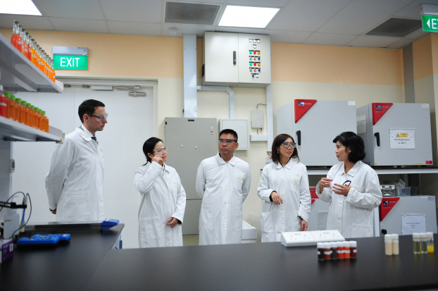   Bà Trần Thị Lệ - CEO NutiFood thăm trung tâm nghiên cứu thí nghiệm của BASF khu vực Đông Nam Á  