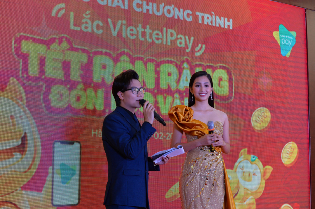   Hoa hậu Trần Tiểu Vy đại diện thương hiệu ViettelPay  
