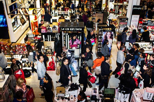 Những sự kiện 'điên rồ' trong ngày hội mua sắm Black Friday 1