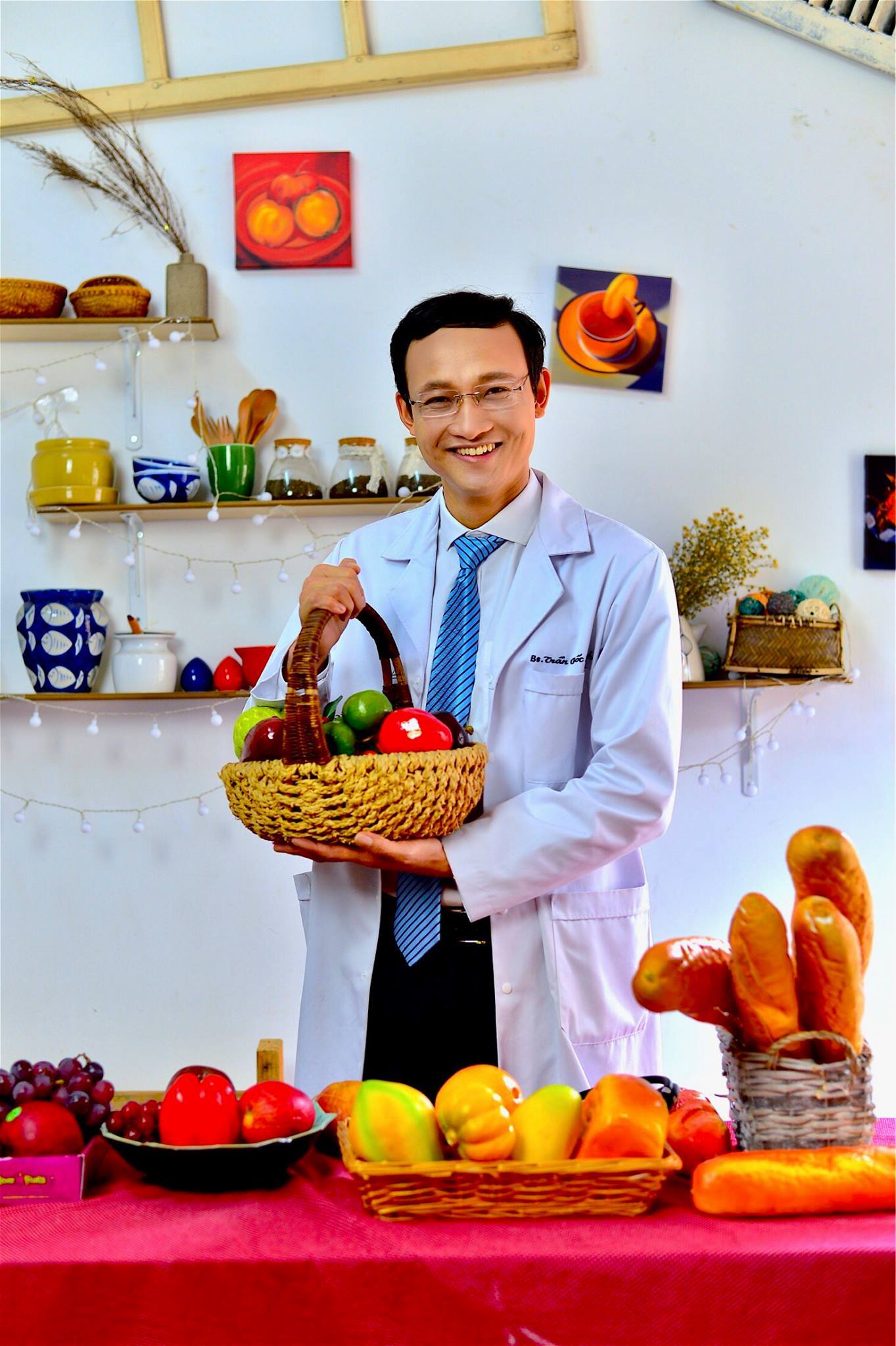 Bác sĩ Trần Quốc Khánh (Khoa Phẫu thuật cột sống - Viện chấn thương chỉnh hình, Bệnh viện Hữu Nghị Việt Đức)