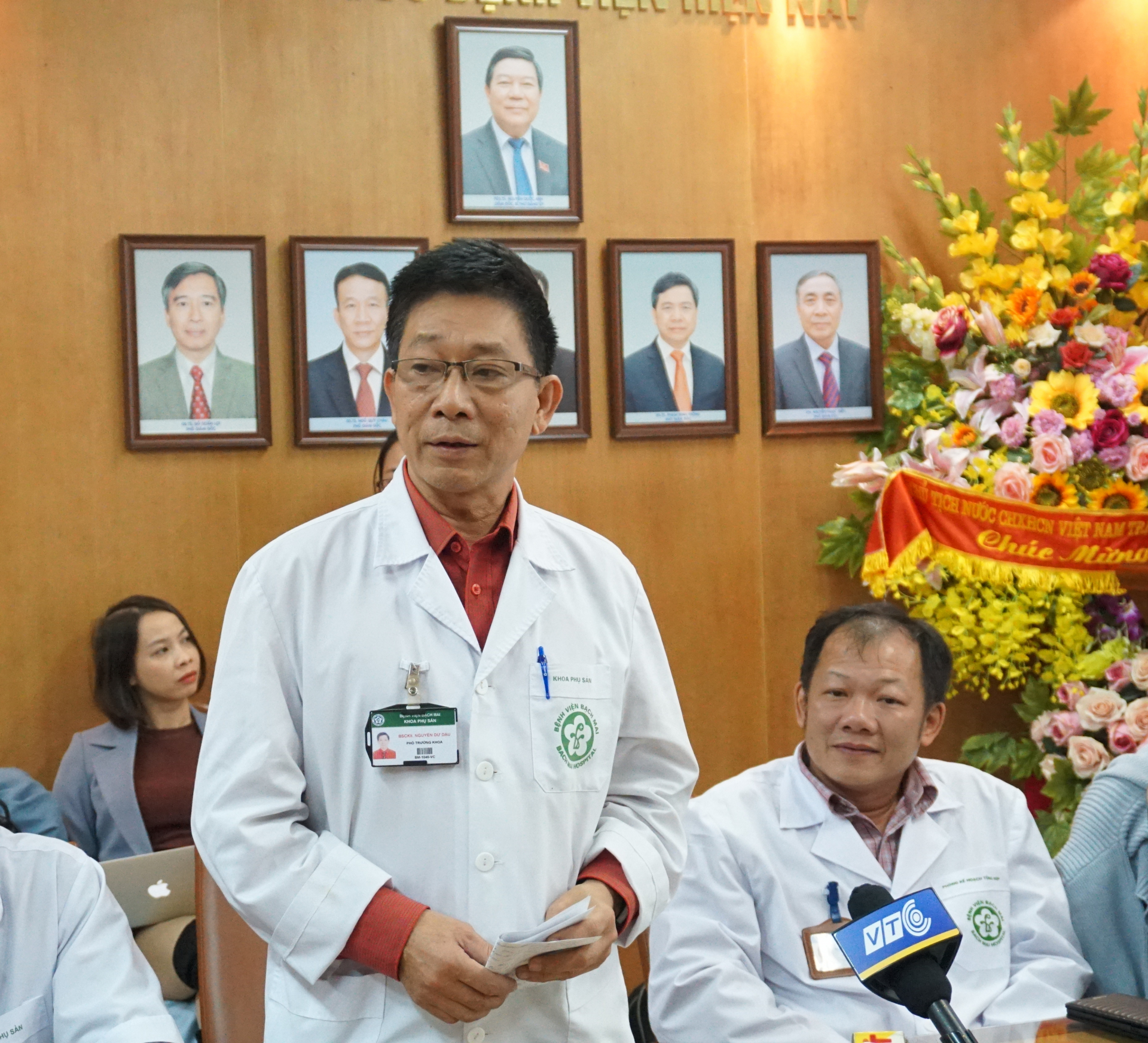 Bác sĩ Nguyễn Dư Dậu, Phó khoa Sản, Bệnh viện Bạch Mai, người trực tiếp mổ đẻ cho chị S.