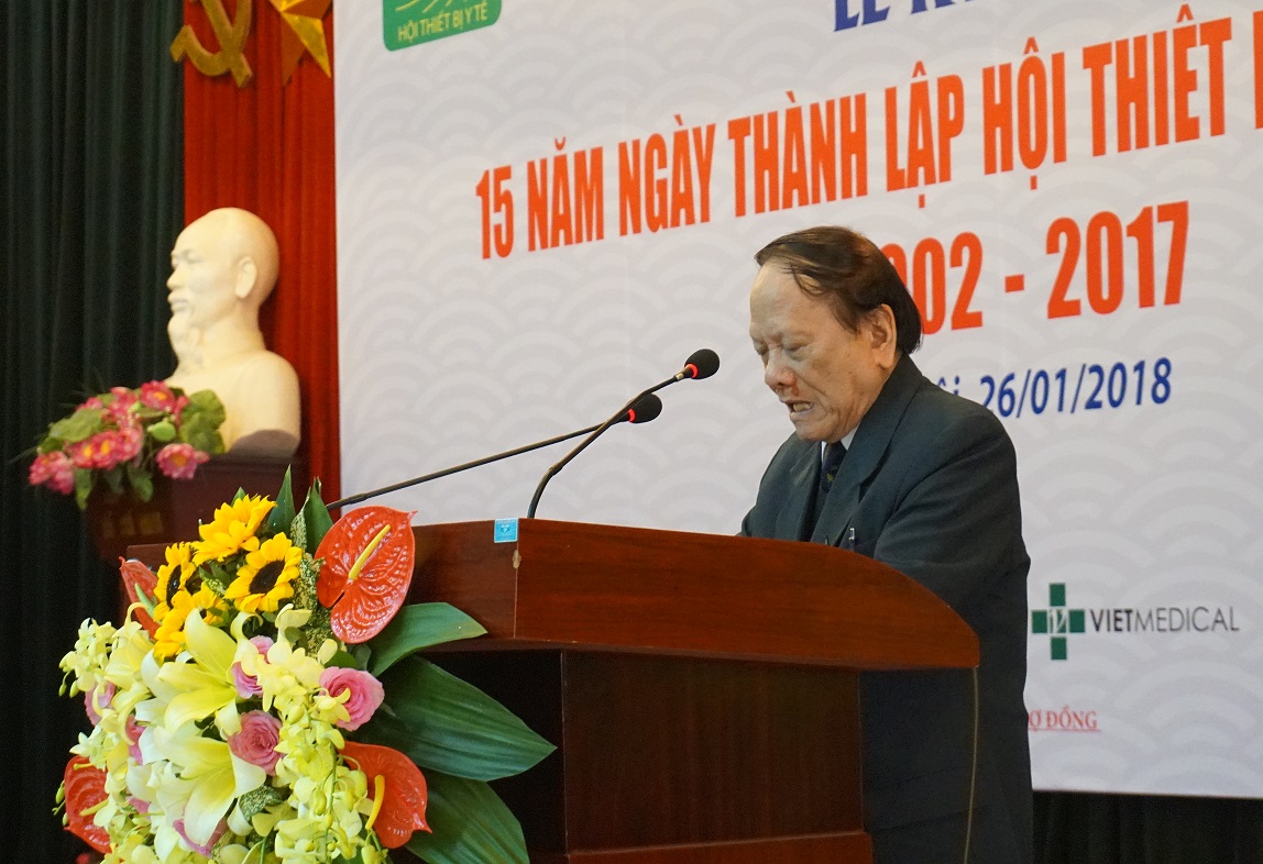 Ông Vũ Xuân Bình, Chủ tịch Hội Thiết bị Y tế Việt Nam phát biểu tại buổi lễ kỷ niệm