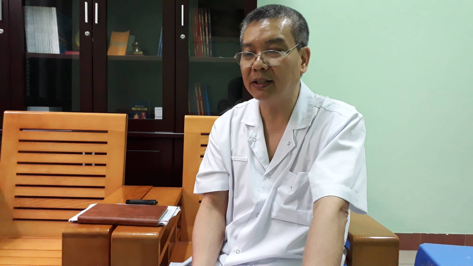   PGS. TS Nguyễn Hữu Ước - Trưởng khoa Phẫu thuật Tim mạch và lồng ngực, Bệnh viện Hữu nghị Việt Đức  