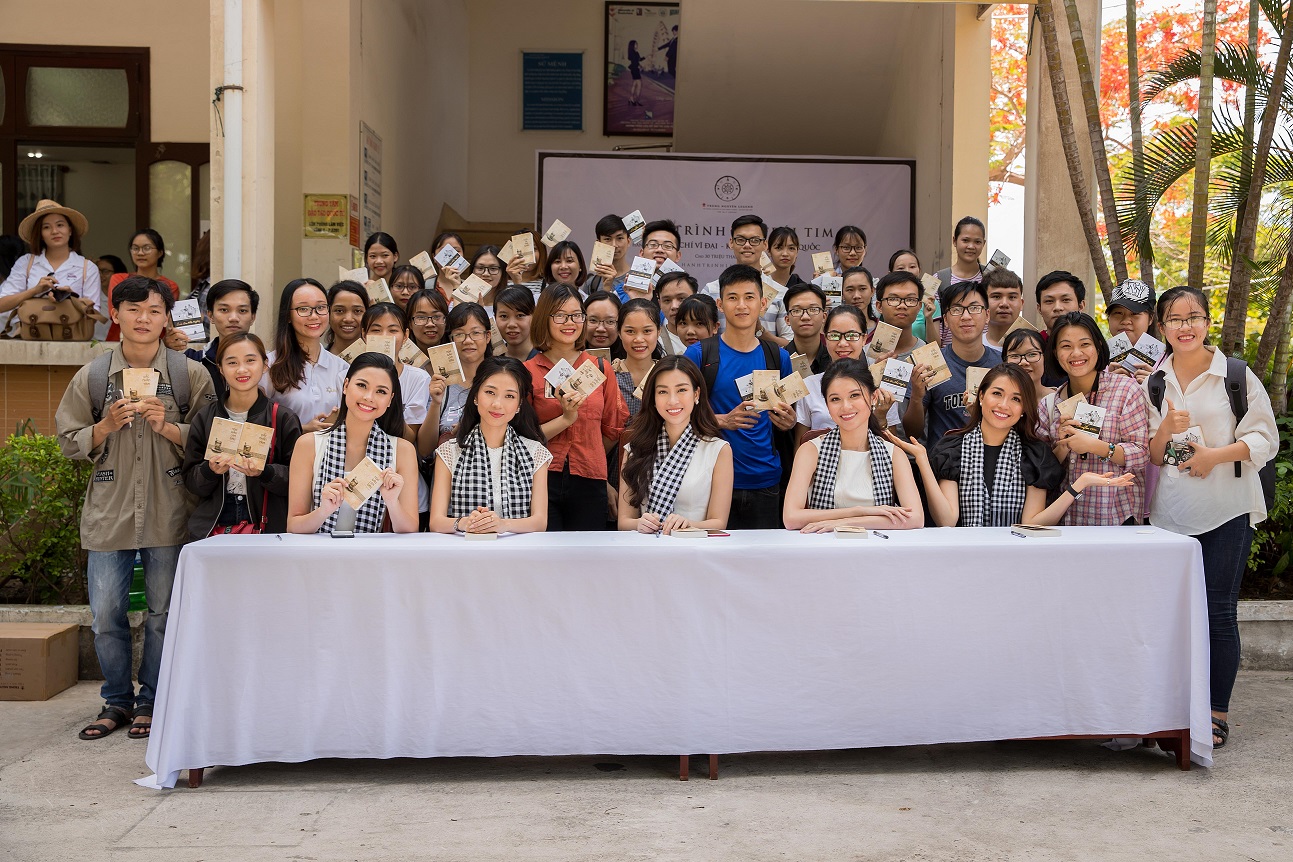 13 nghìn cuốn sách đã được trao tặng cho các bạn trẻ ở Đà Nẵng và Hội An