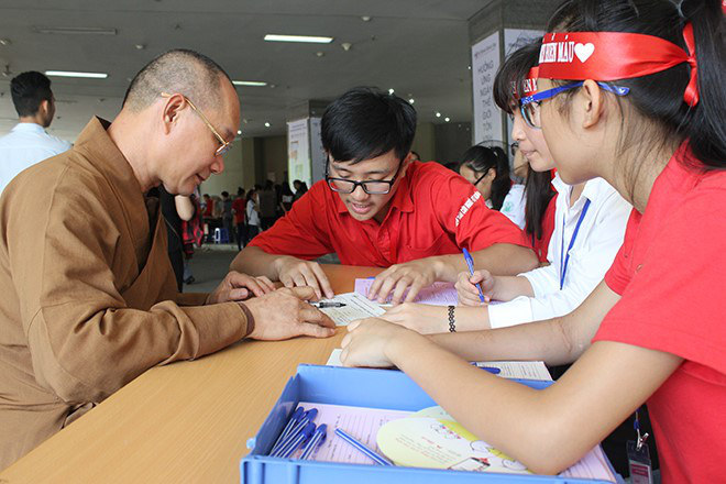 Người dân có thể đến tham gia hiến máu tại Viện Huyết học – Truyền máu Trung ương