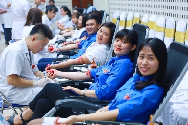   Người tham gia hiến máu sẽ được nhận quà là các phiếu xét nghiệm. Ảnh minh họa  
