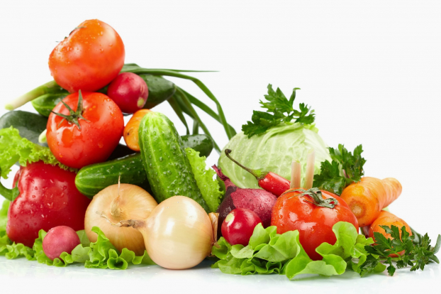   Người bị viêm da cơ địa nên ăn nhiều rau xanh, hoa quả để bổ sung vitamin, tăng sức đề kháng. Ảnh minh họa  