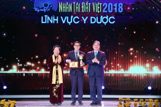   GS.TS Trần Văn Thuấn nhận giải thưởng Nhân tài đất Việt 2018  