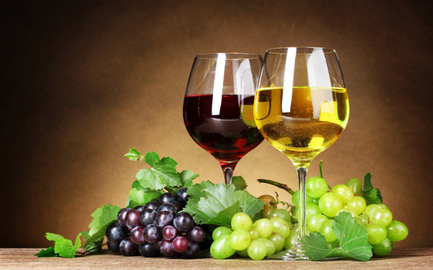   Chọn ly rượu vang đúng chuẩn giúp hưởng thức được đầy đủ hương vị và chất lượng của rượu vang. Ảnh minh họa  