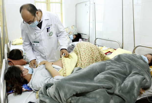   Bệnh nhân bị sởi điều trị tại Bệnh viện Bạch Mai  