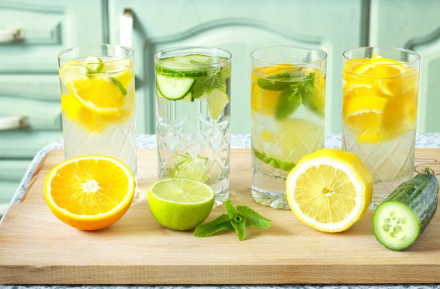   Nước chanh, nước cam đều có tác dụng giúp tỉnh táo, giảm tình trạng say rượu. Ảnh minh họa  