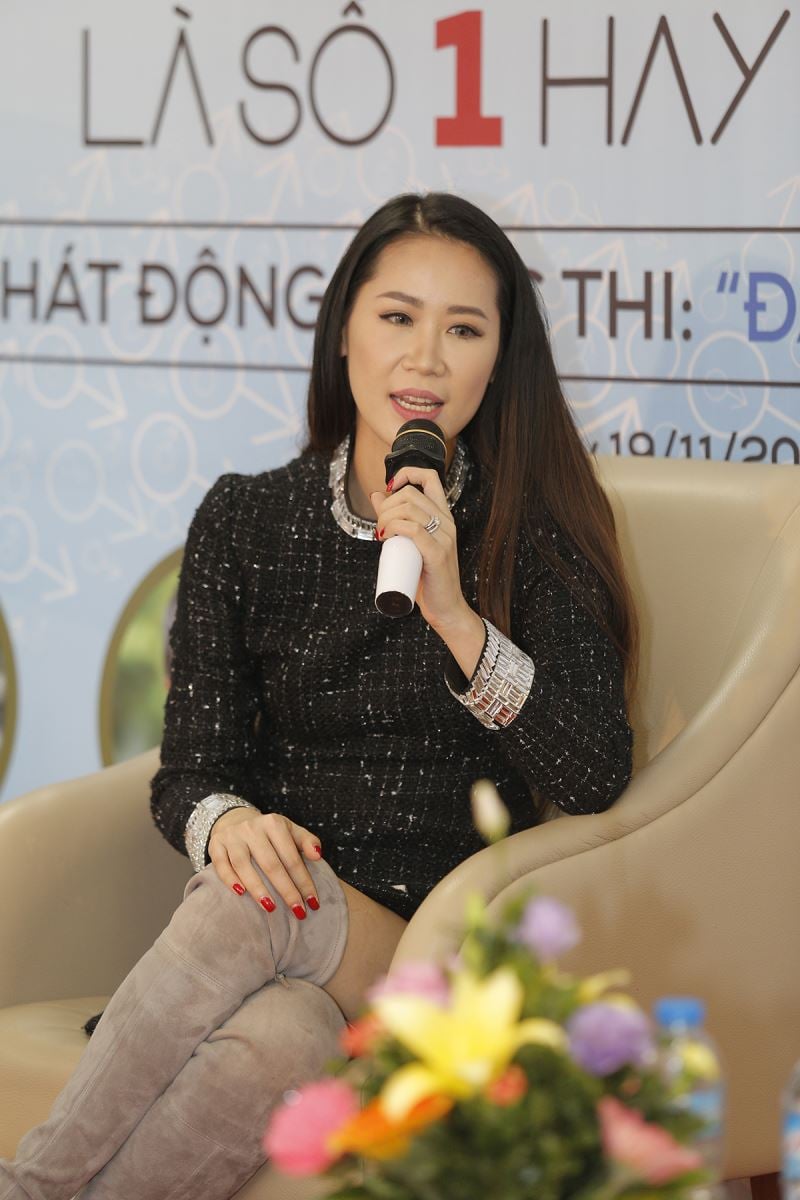 Hoa hậu Dương Thùy Linh cùng các khách mời chia sẻ những điều tạo nên hạnh phúc của đàn ông và phụ nữ Việt thời hiện đại trong tọa đàm 'Đàn ông là số 1 hay số 0'