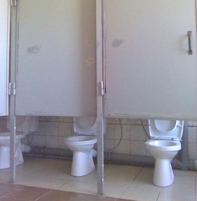 Nhà vệ sinh 'thông thoáng' nhất mọi thời đại