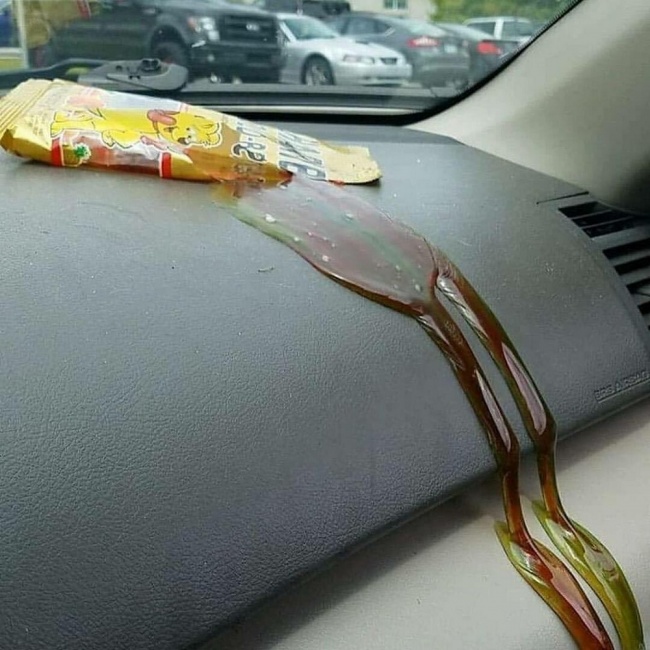 'Khi con gái tôi để quên kẹo chipchip trên xe...'