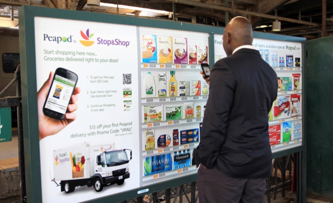 Biển quảng cáo điện tử của chuỗi siêu thị Stop&Shop cho phép người dùng mua hàng bằng điện thoại với nhiều ưu đãi