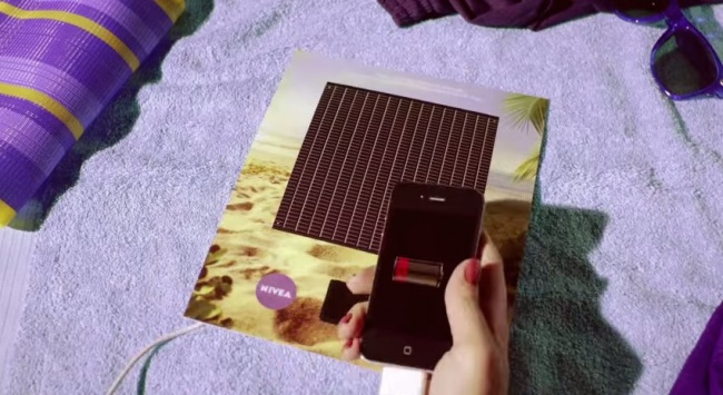 Nivea thực hiện chiến dịch quảng cáo kem chống nắng với những bộ sạc điện thoại bằng pin năng lượng mặt trời