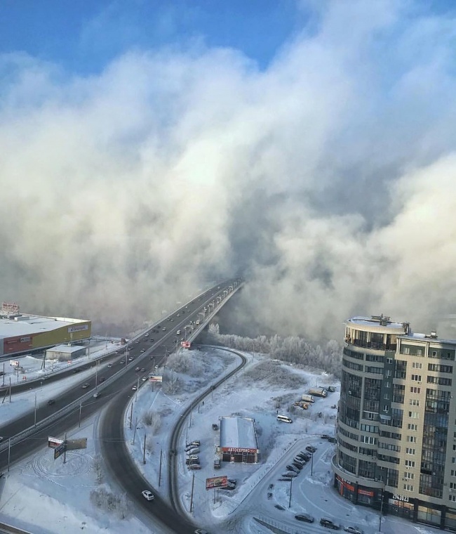 Sương mù ở Krasnoyarsk khiến cho thành phố mang vẻ huyền ảo khó tin