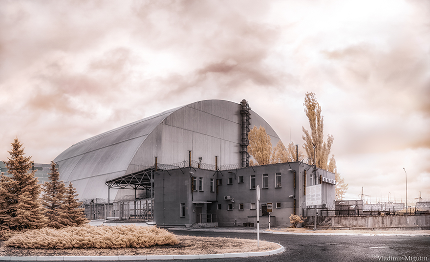 Cấu trúc bao quanh nhà máy điện hạt nhân nhằm đảm bảo an toàn khi thực hiện thi công bên trong