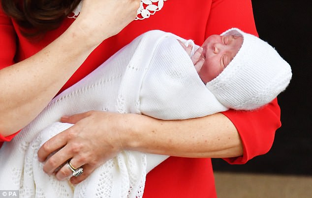 Hoàng tử bé nước Anh đã chính thức được đặt tên