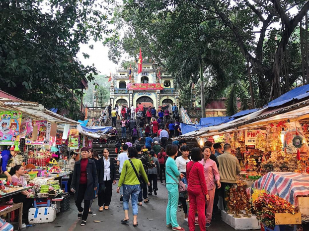   Hàng năm có rất nhiều du khách tới đền Bà Chúa Kho (Bắc Ninh) để hành hương, cầu tài cầu lộc cho năm mới làm ăn phát đạt, gặp nhiều may mắn trong kinh doanh. (Ảnh: libertypursuer)  