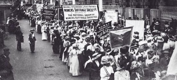   Những cuộc đấu tranh đầu tiên của các nữ công nhân người Mỹ đã tạo ra một tiếng vang lớn, là nguồn cổ vũ mạnh mẽ cho phong trào đấu tranh của phụ nữ lao động trên toàn thế giới, trong đó có phong trào đấu tranh của phụ nữ Đức. (Ảnh: Tulieuvankien)  