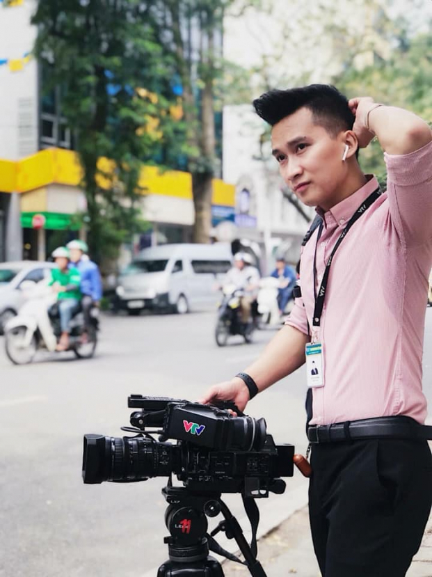 Bức ảnh chứng minh phóng viên Việt Nam cũng đẹp chẳng kém cạnh các 'nam thần Hàn Quốc' 2