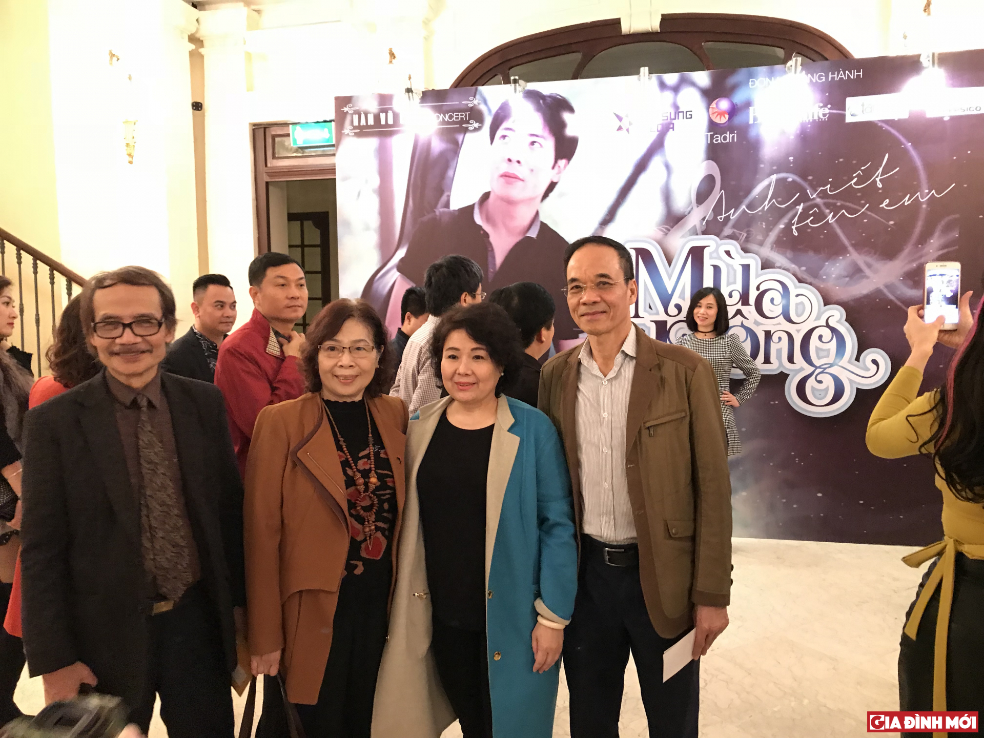 Giáo sư Lê Cảnh Khanh, Giáo sư- Tiến sĩ Lê Thị Quý cùng những người bạn trong đêm nhạc ‘Anh viết tên em mùa đông’