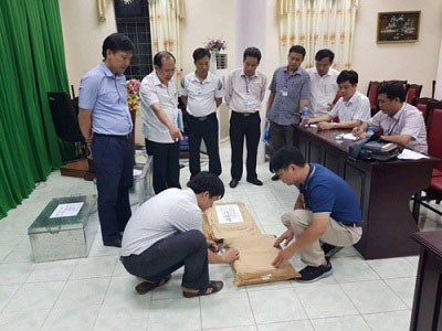 Tổ công tác của Bộ Công an rà soát khâu chấm thi tại Hà Giang (Ảnh: Cổng thông tin điện tử Bộ Công an)    