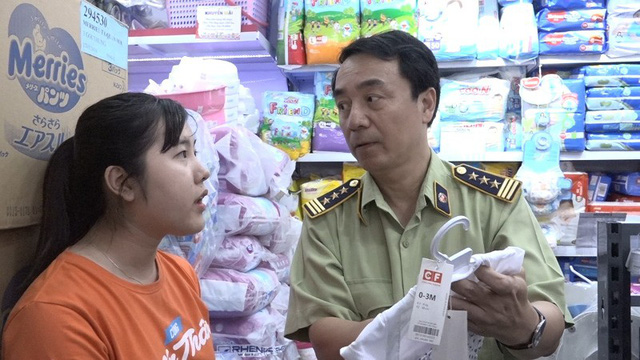   Ông Trần Hùng, Phó cục trưởng Cục Quản lý thị trường, làm Trưởng đoàn kiểm tra và sẽ kiểm tra toàn diện hoạt động của chuỗi cửa hàng Con Cưng.  