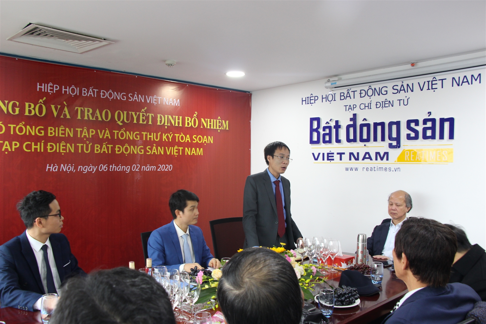    Nhà báo Phạm Nguyễn Toan, Tổng biên tập Tạp chí điện tử Bất động sản Việt Nam bày tỏ tin tưởng vào năng lực và tinh thần, trách nhiệm của ông Bùi Văn Khương trên cương vị mới.  