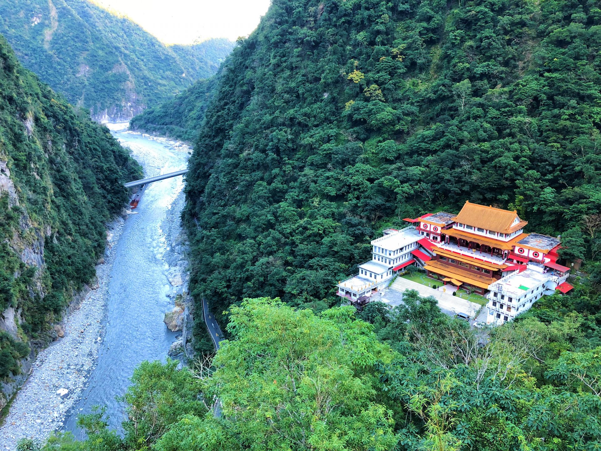 Toàn cảnh ngắm chùa Changuang từ tháp chuông