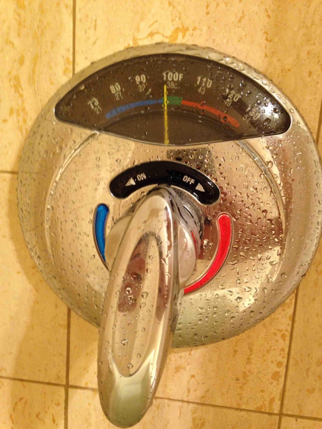Vòi nước có báo nhiệt độ