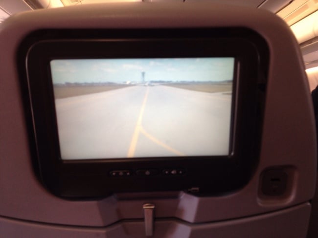 Một thiết bị trên máy bay giúp hành khách nhìn thấy những gì phi công thấy