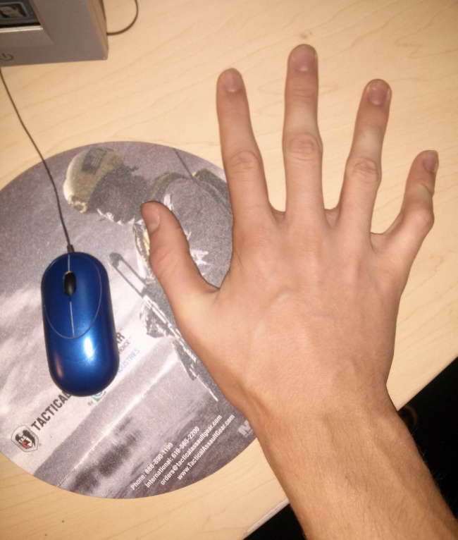Sử dụng con chuột chỉ với một ngón tay