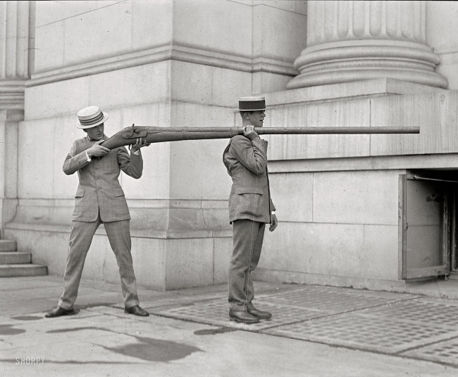 Một khẩu súng được sử dụng để săn vịt, đầu thế kỷ 20