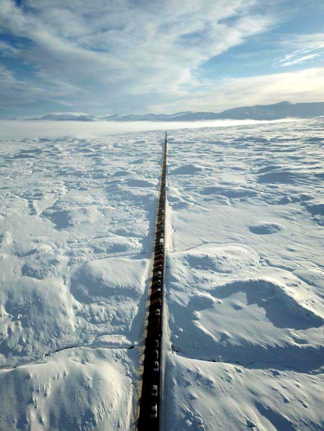 Con đường này ở Scotland trông giống như một con đường trên mây