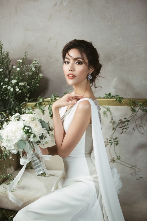 Hé lộ 2 mẫu váy cưới 'đẹp từng centimet' của Lan Khuê trong ngày trọng đại 5
