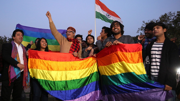   Lá cờ tự hào tràn ngập Ấn Độ sau ngày 6/9/2018. Một sự kiện mang tính bước ngoặt của chặng đường đấu tranh đòi quyền công bằng của những người đồng tính  