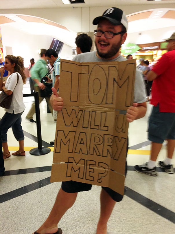 funny-airport-greeting-signs-203-59cbabafeaa7a__605