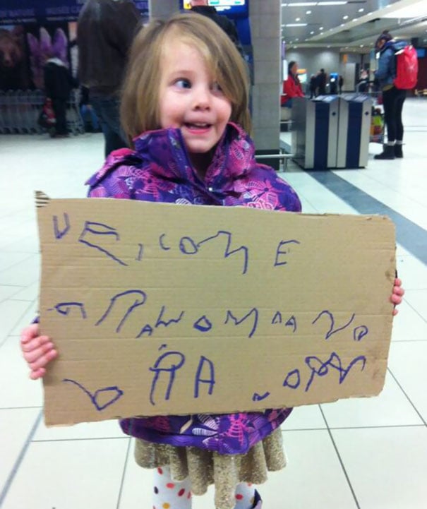 funny-airport-greeting-signs-66-59ccbee108dbe__605