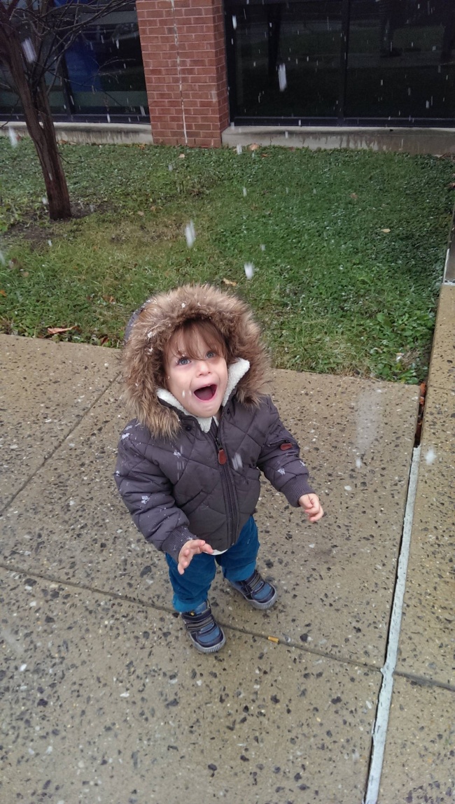 'Con trai tôi lần đầu tiên thấy tuyết rơi'