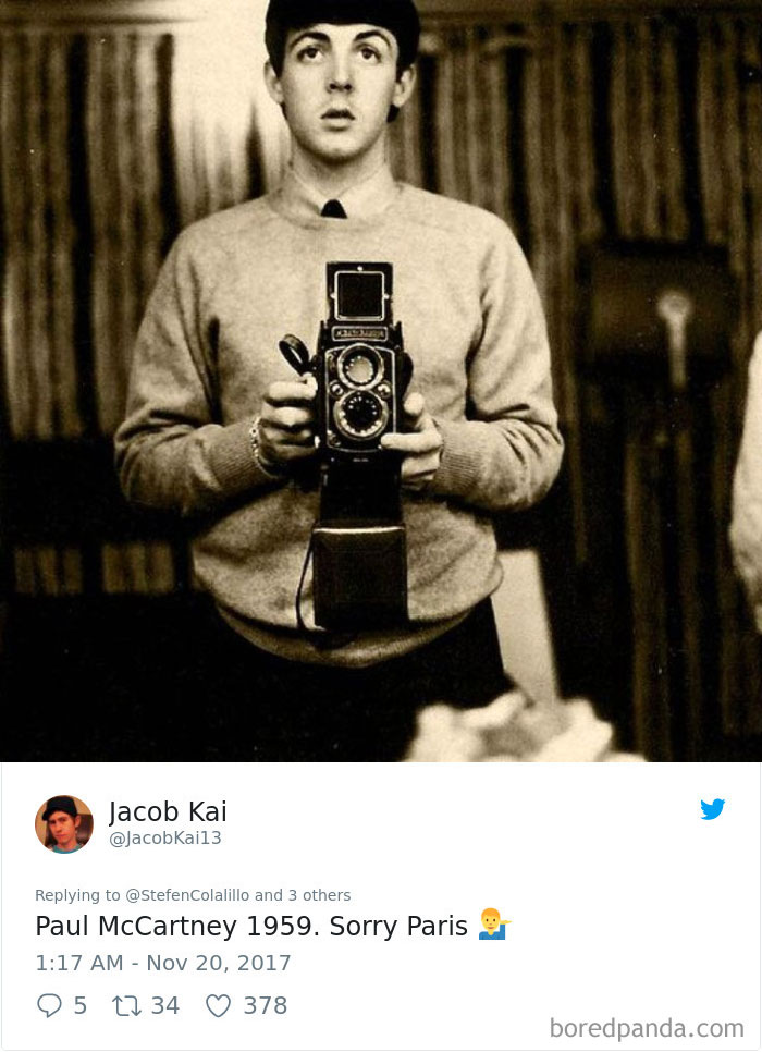 Paul McCartney với bức ảnh từ năm 1959