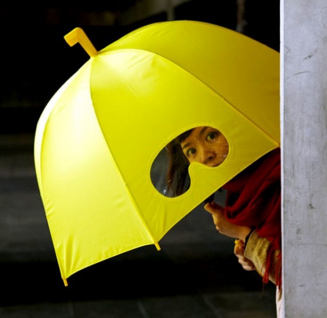Một chiếc ô có thể che cả mặt bạn