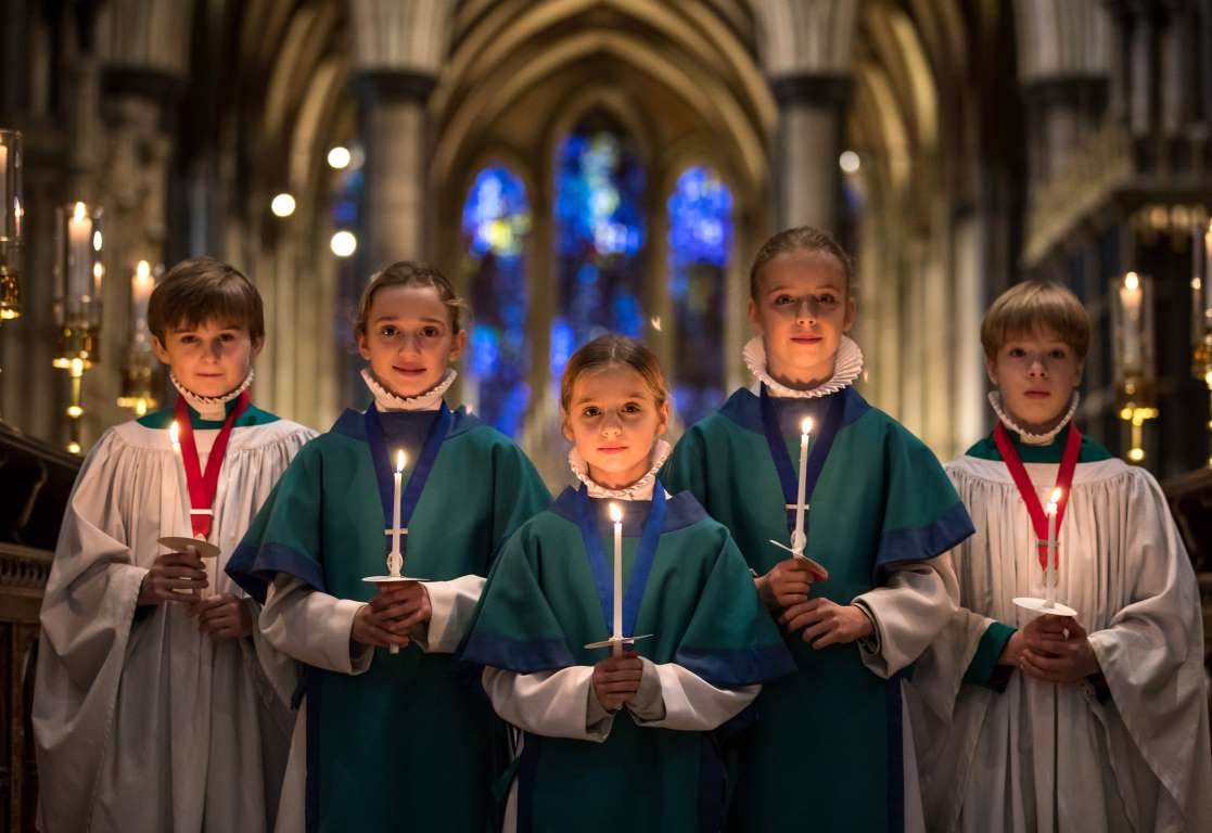 Salisbury, Anh: Đội hợp xướng của nhà thờ Salisbury luyện tập lần cuối trước khi biểu diễn cho Giáng sinh năm nay