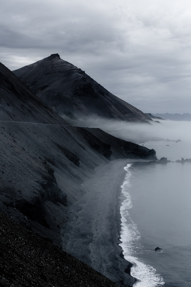 Đây là một bức ảnh chụp có màu không qua chỉnh sửa - Cát đen ở Iceland