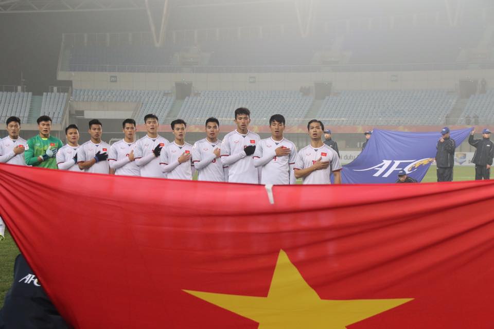 U23 Việt Nam hát quốc ca trên sân Thường Châu, Trung Quốc