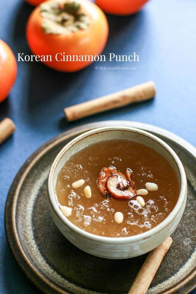Sujeonggwa là một đồ uống truyền thống của người Hàn Quốc, có vị ngọt, cay và ấm